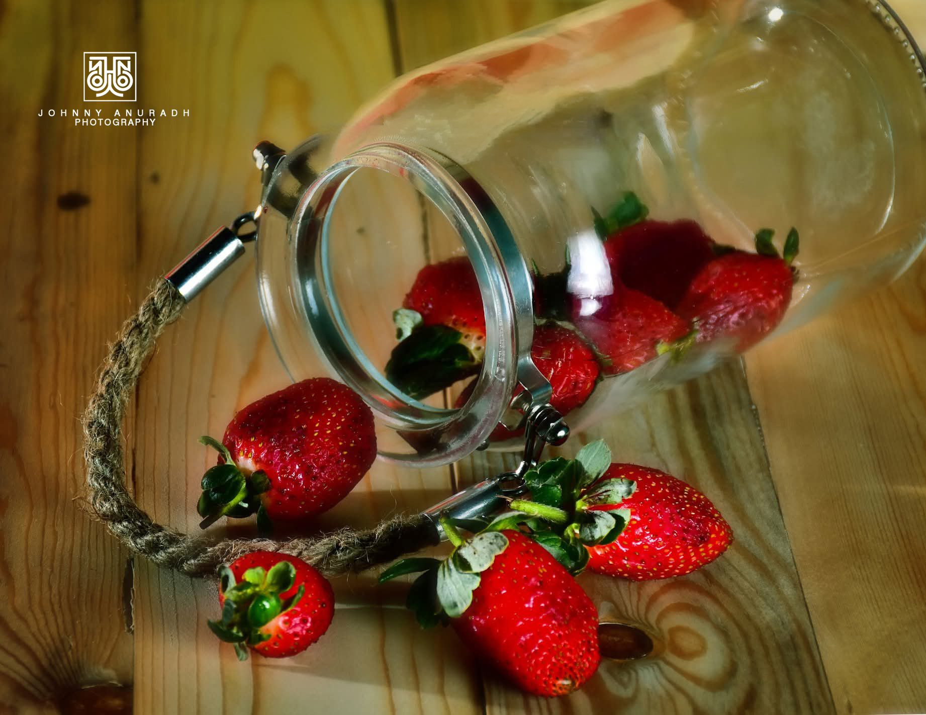 RED STRAWBERRY PHOTO SHOOT - Image 3